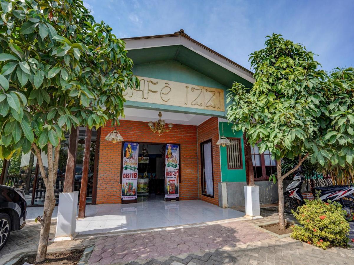 Oyo 3710 Izzi Hotel Lamongan Exteriér fotografie