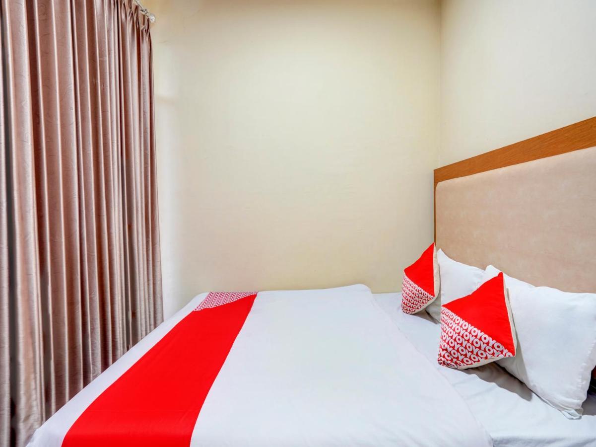 Oyo 3710 Izzi Hotel Lamongan Exteriér fotografie