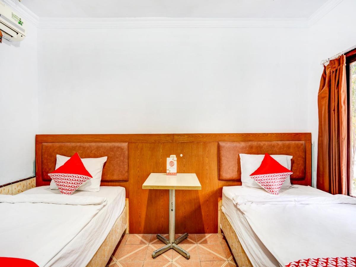 Oyo 3710 Izzi Hotel Lamongan Exteriér fotografie