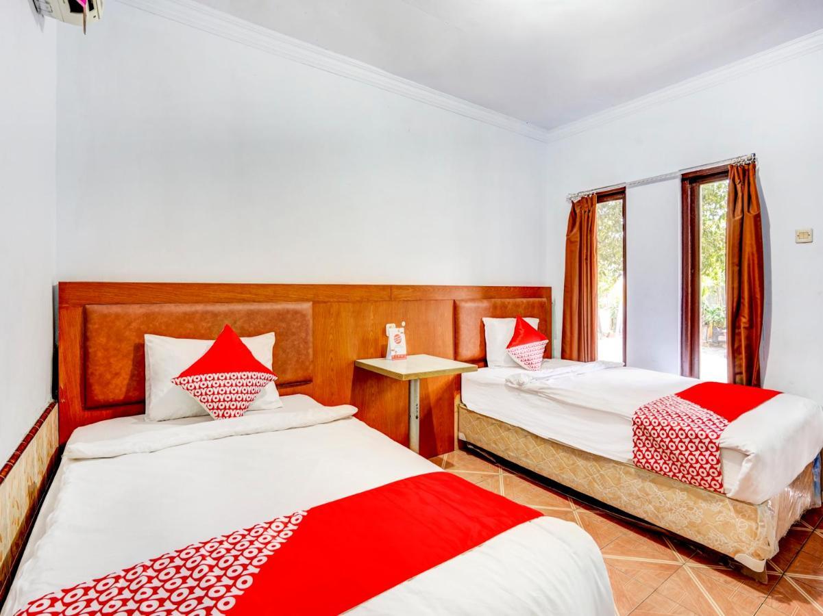 Oyo 3710 Izzi Hotel Lamongan Exteriér fotografie